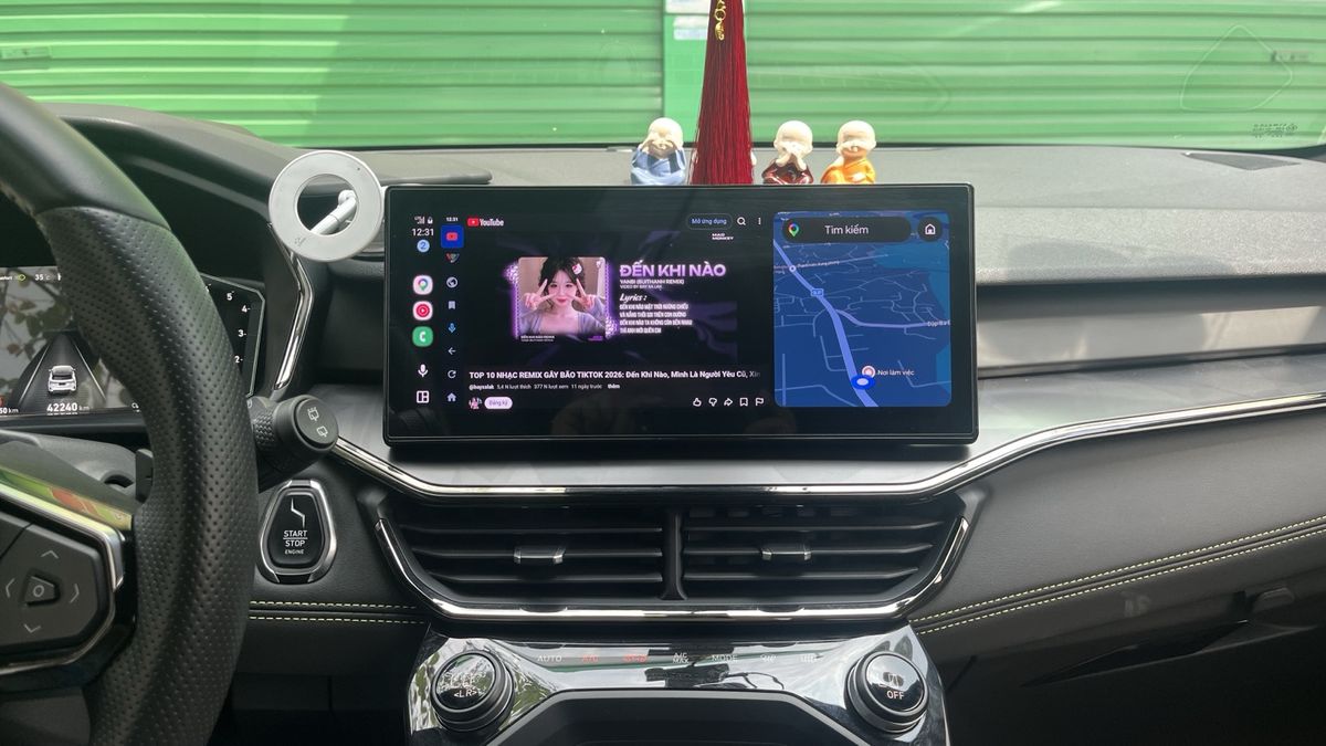Trải nghiệm thực tế AACast Pro trên màn hình ô tô qua Android Auto